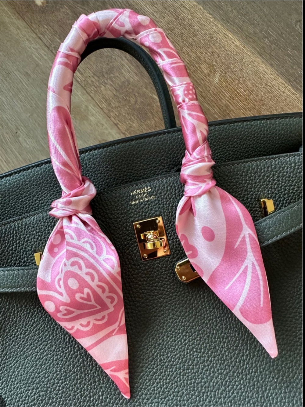 Celine 🌸🌷🎀🩷 Pink Logo Handkerchief - Picture 1 of 14